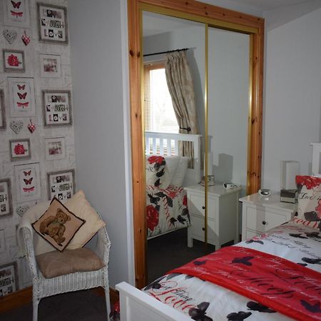 Dunroamin Self-Catering Apartment 애비모어 외부 사진