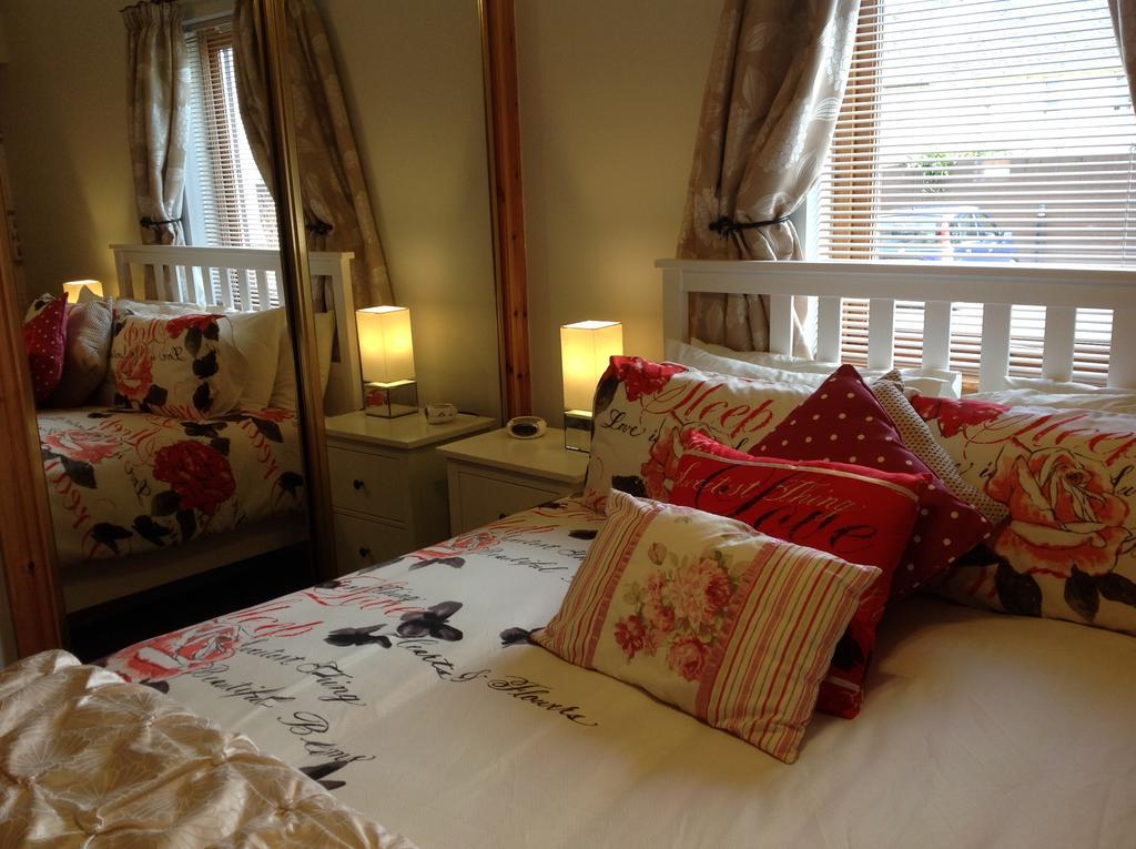 Dunroamin Self-Catering Apartment 애비모어 외부 사진
