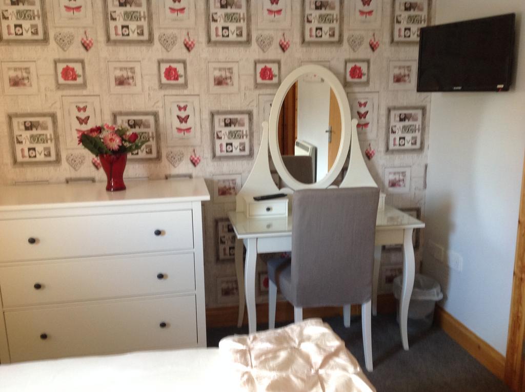 Dunroamin Self-Catering Apartment 애비모어 외부 사진